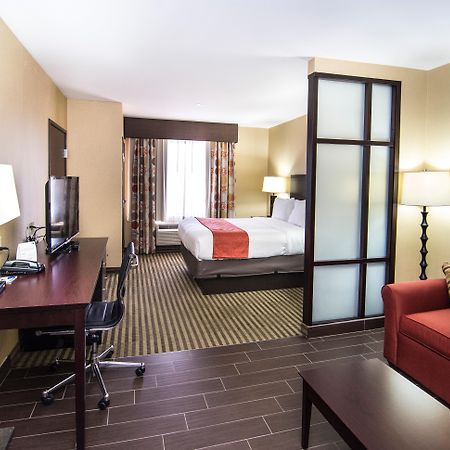 Holiday Inn Express & Suites Elkton - University Area, An Ihg Hotel Екстер'єр фото